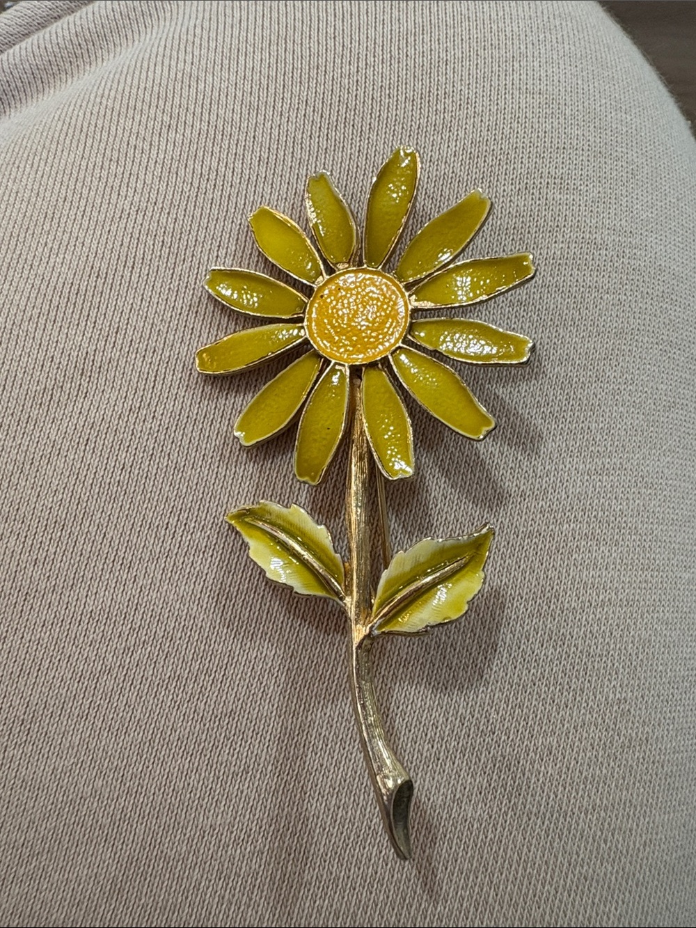 Vintage Accessocraft NYC Enamel Daisy Brooch | 1960s Mod Flower Pin